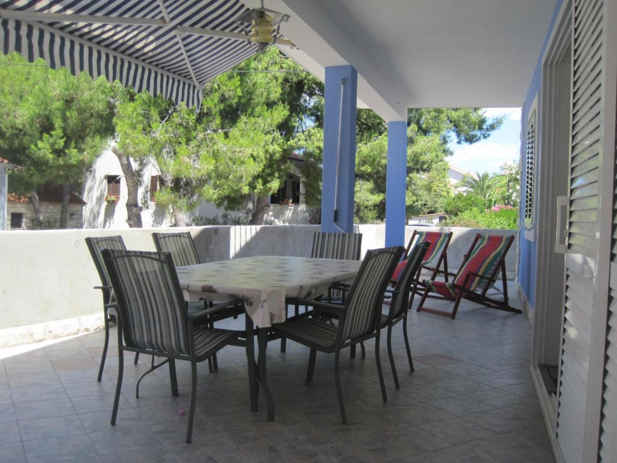 Apartments By The Sea Maslinica, Solta - 14748 Exterior foto